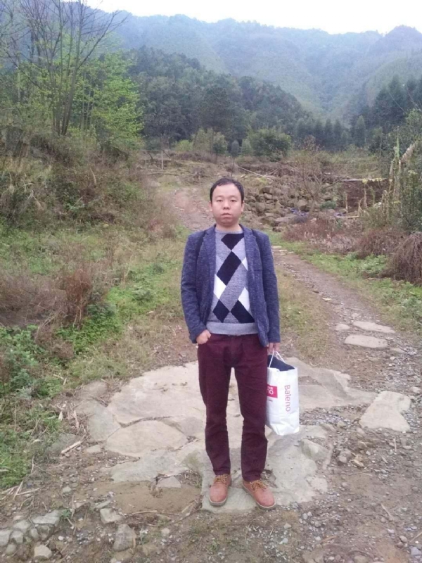 奋斗的第一张照片--滨州相亲服务中心