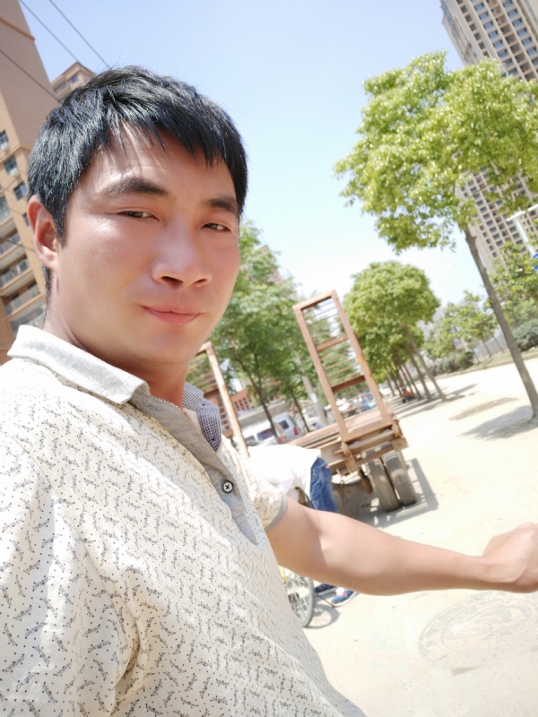 勇哥的第一张照片--滨州相亲服务中心