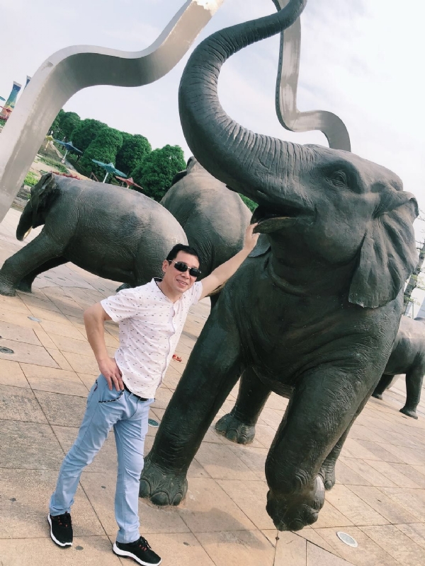 朝望大海的第三张照片--滨州相亲服务中心