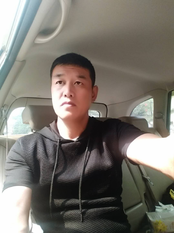 深爱的疯子的第一张照片--滨州相亲服务中心