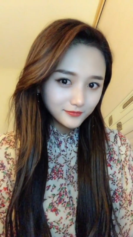 淡然一笑的第一张照片--滨州相亲服务中心