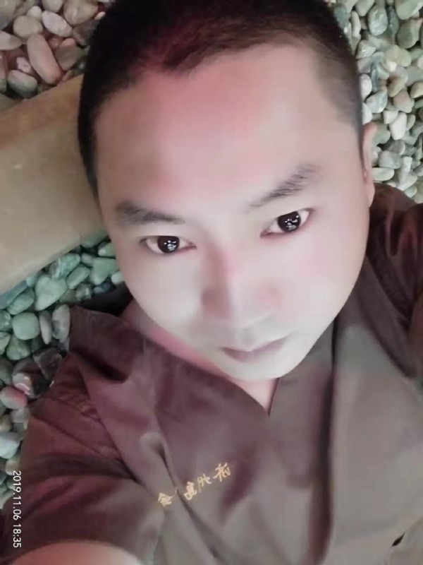 红枫叶的第一张照片--滨州相亲服务中心