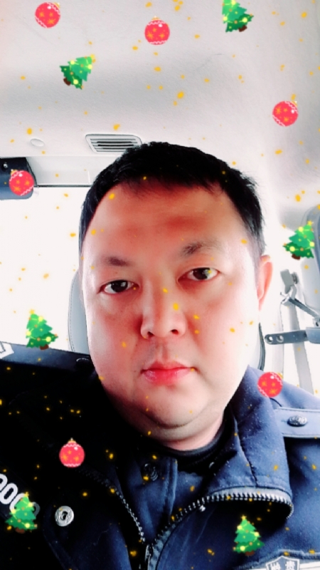 恨孤独的第一张照片--滨州相亲服务中心