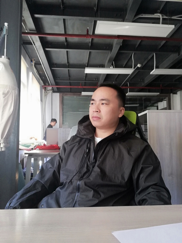 左眼皮跳跳的第一张照片--滨州相亲服务中心