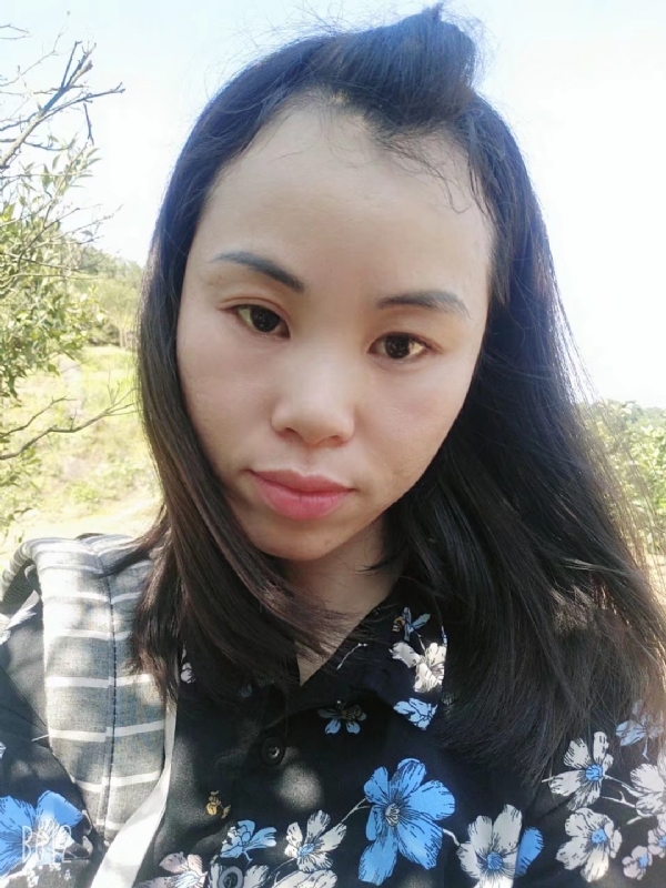 英英的第一张照片--滨州相亲服务中心