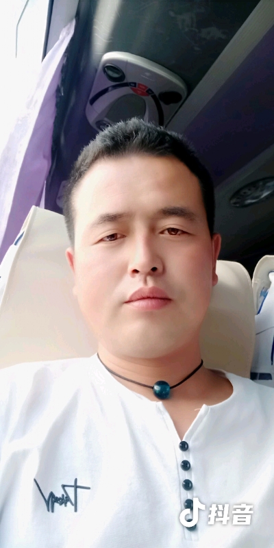 瞬间被爱上的第一张照片--滨州相亲服务中心