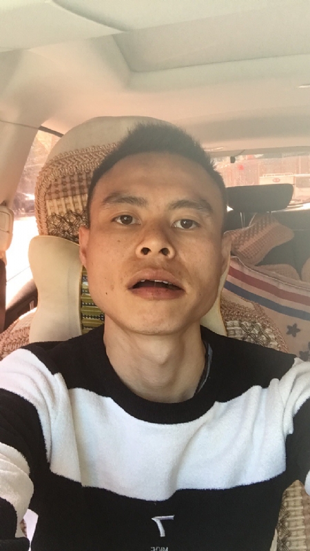 小何的第一张照片--滨州相亲服务中心