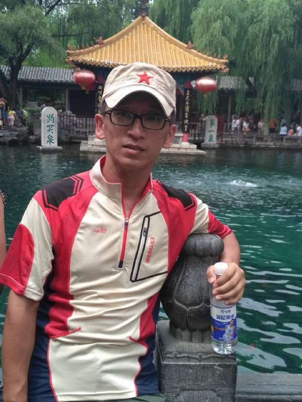 晓峰的第一张照片--滨州相亲服务中心