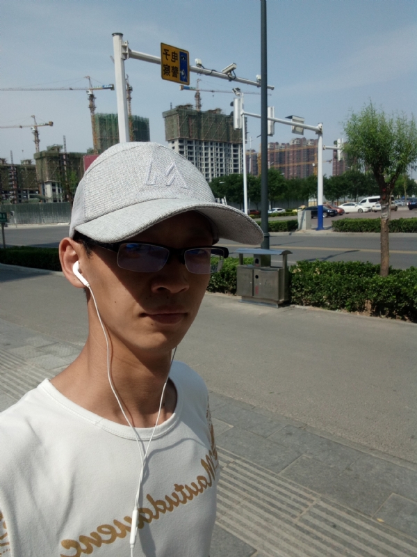 挥一挥手什么都没有的第一张照片--滨州相亲服务中心