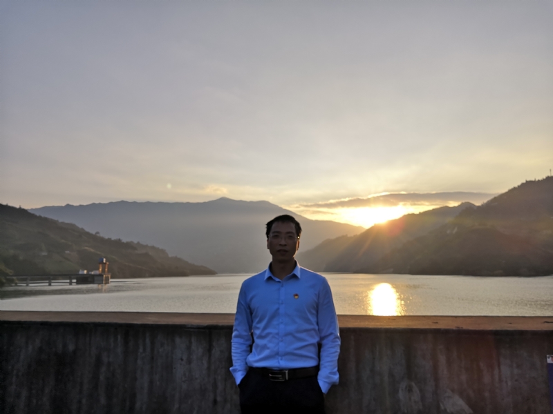 庸人自扰的第一张照片--滨州相亲服务中心