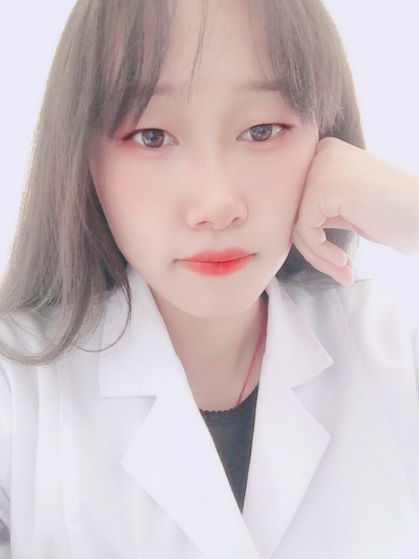 白婚纱的第一张照片--滨州相亲服务中心