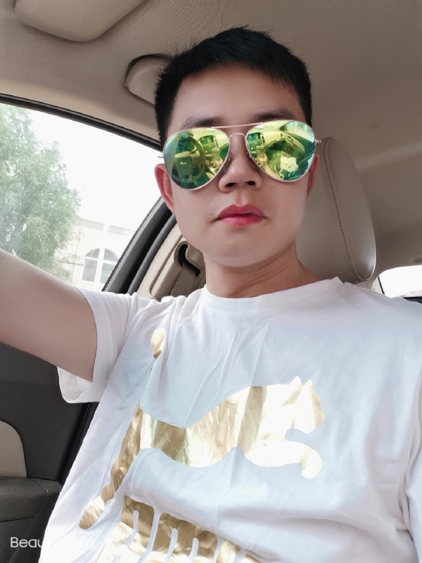 奋斗的第一张照片--滨州相亲服务中心