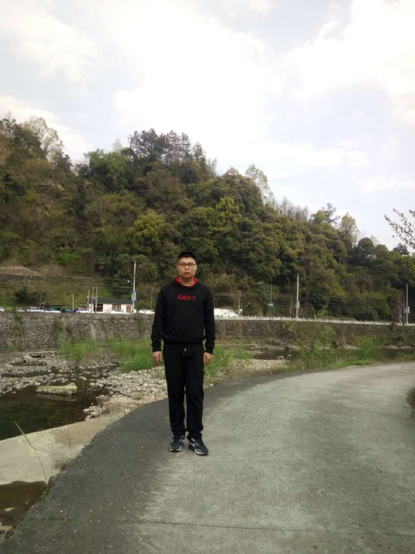 等着上钩的鱼的第二张照片--滨州相亲服务中心