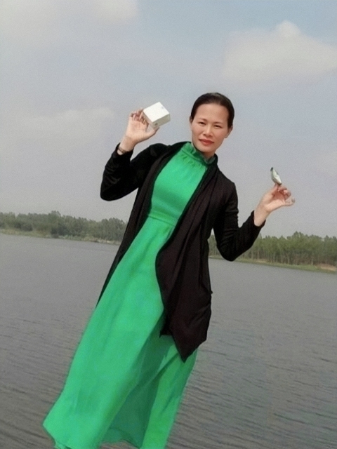 李梅的第三张照片--滨州相亲服务中心