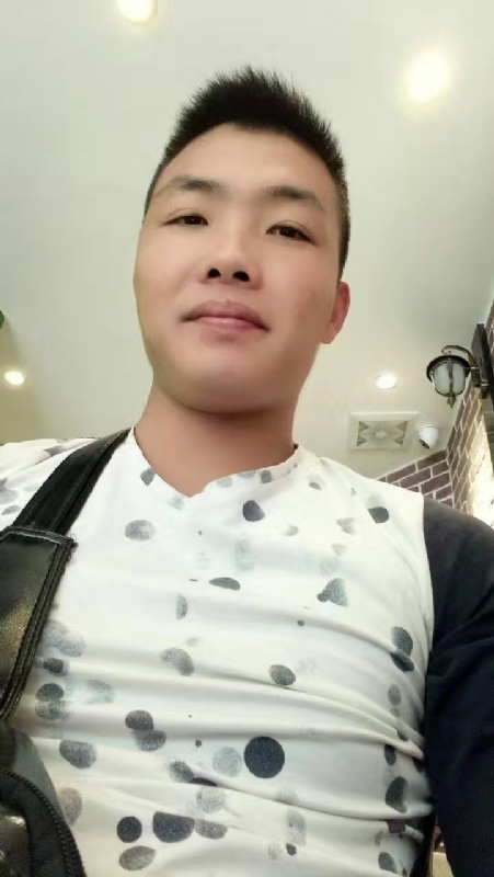 吃生蚝的小乖乖的第一张照片--滨州相亲服务中心