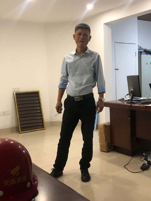 郁闷之中的第一张照片--滨州相亲服务中心