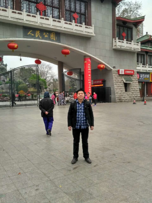 在奋斗的第一张照片--滨州相亲服务中心