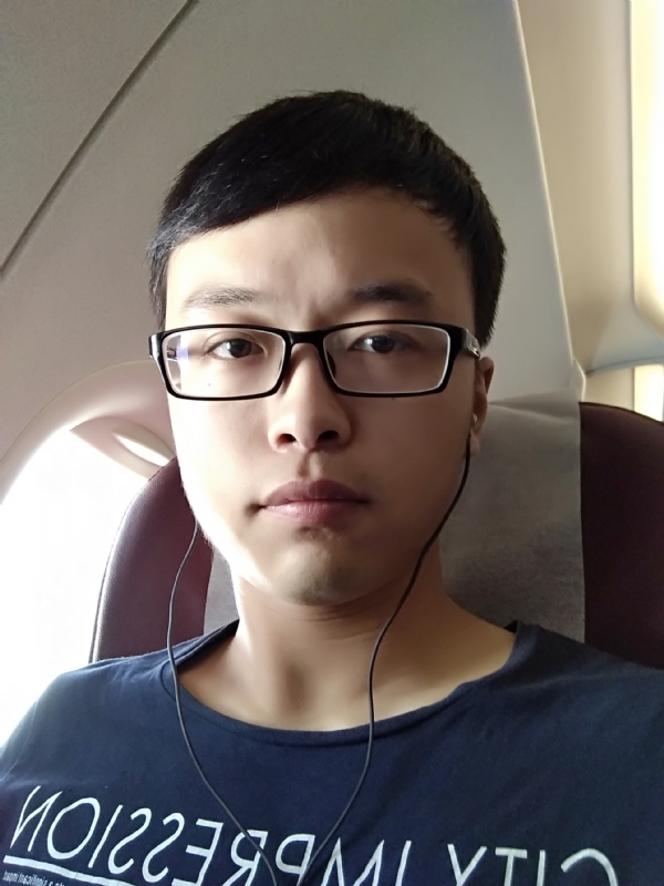 在水一方的第二张照片--滨州相亲服务中心