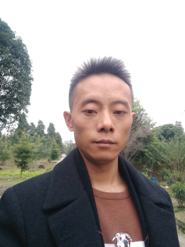 携手白头的第二张照片--滨州相亲服务中心