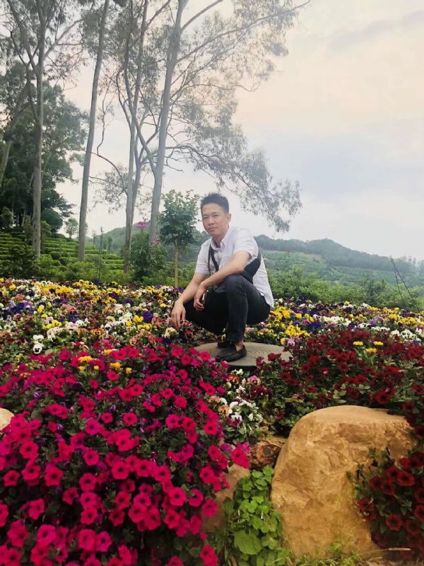 小郑的第一张照片--滨州相亲服务中心