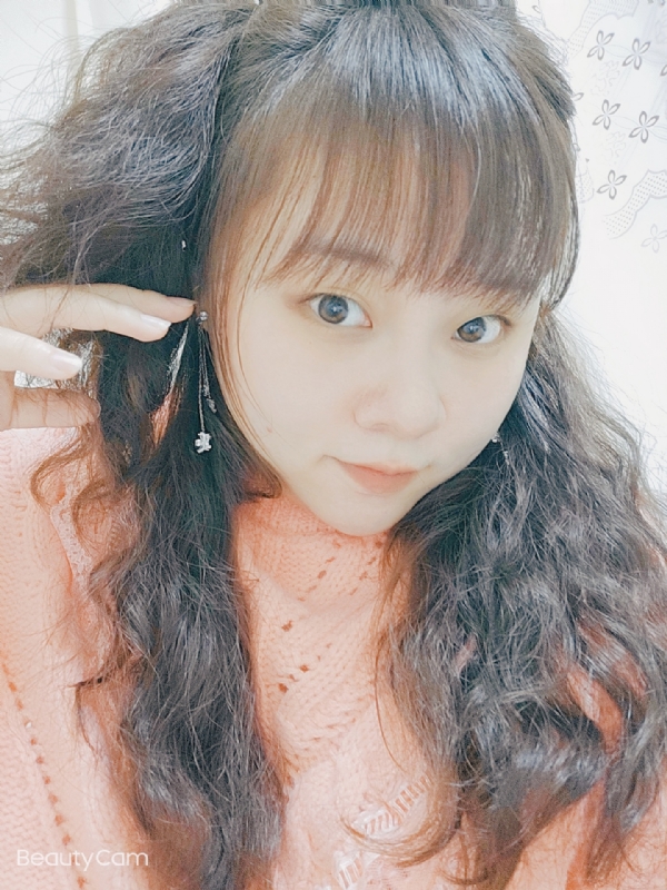 艾薇儿的第一张照片--滨州相亲服务中心