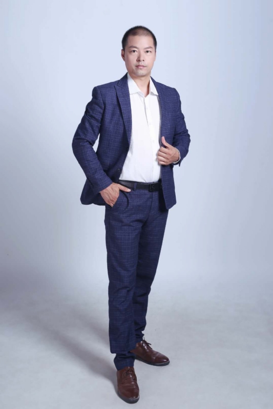 努力的青年的第一张照片--滨州相亲服务中心