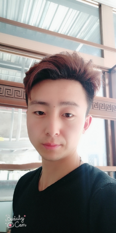 拼命微笑的第二张照片--滨州相亲服务中心