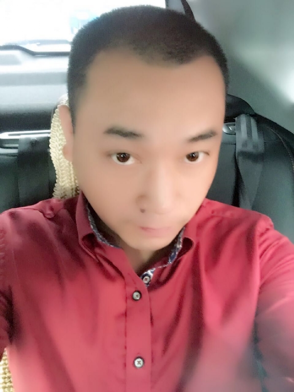 在一个路口等的第一张照片--滨州相亲服务中心