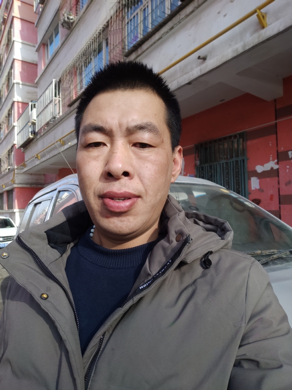 华哥的第二张照片--滨州相亲服务中心