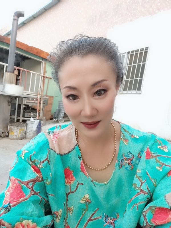 燕子的第三张照片--滨州相亲服务中心