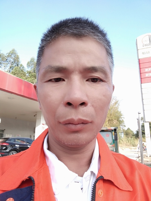 静候缘分的第一张照片--滨州相亲服务中心