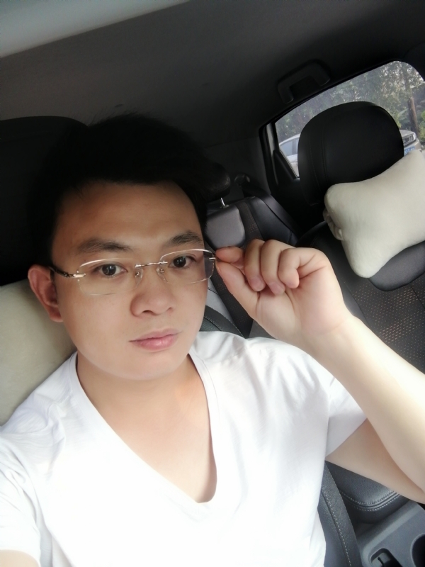 幸福的拥抱的第二张照片--滨州相亲服务中心