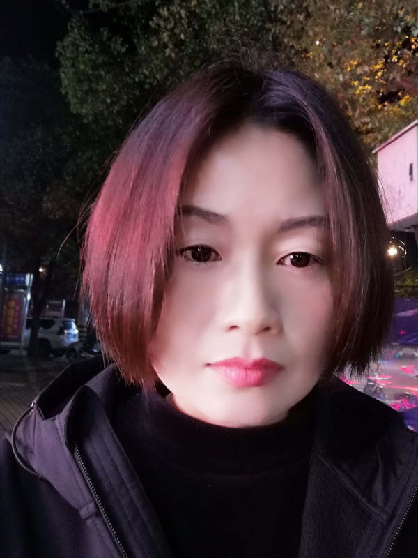 风中百合的第一张照片--滨州相亲服务中心