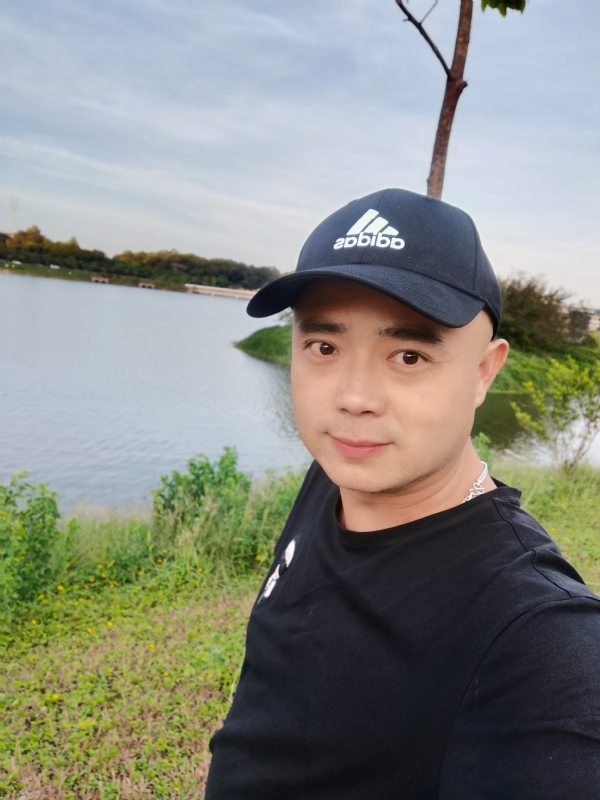 石头哥的第一张照片--滨州相亲服务中心