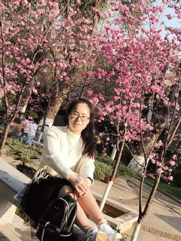 Nancy的第一张照片--滨州相亲服务中心