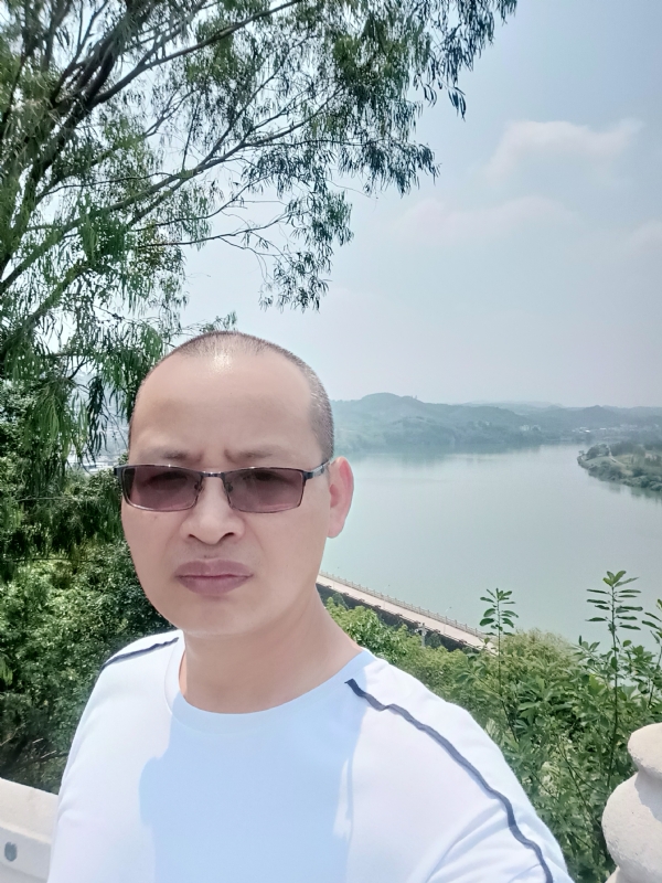 随缘随性的第一张照片--滨州相亲服务中心