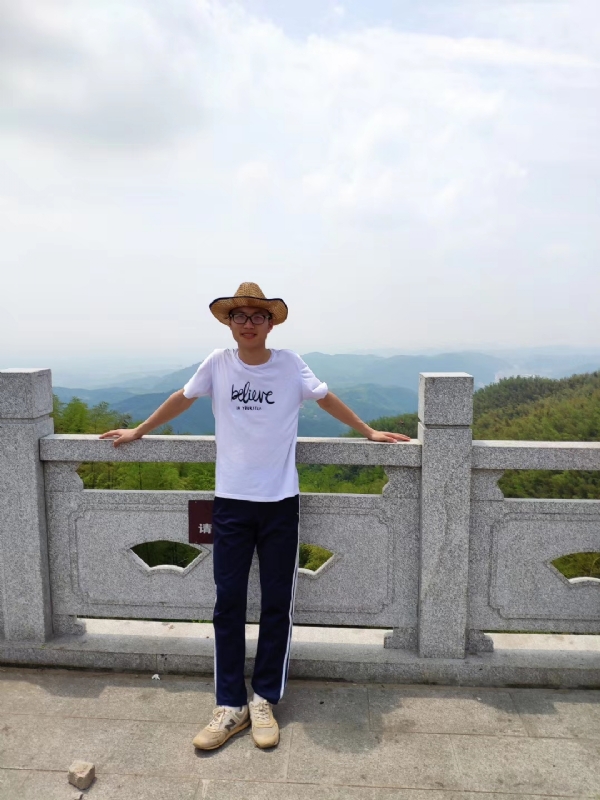 华华的第四张照片--滨州相亲服务中心