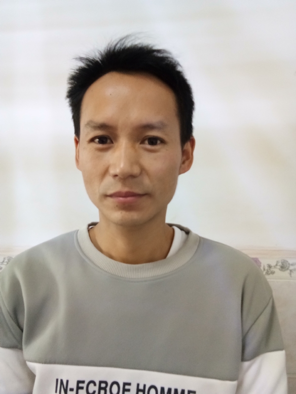 单亲爸爸的第一张照片--滨州相亲服务中心