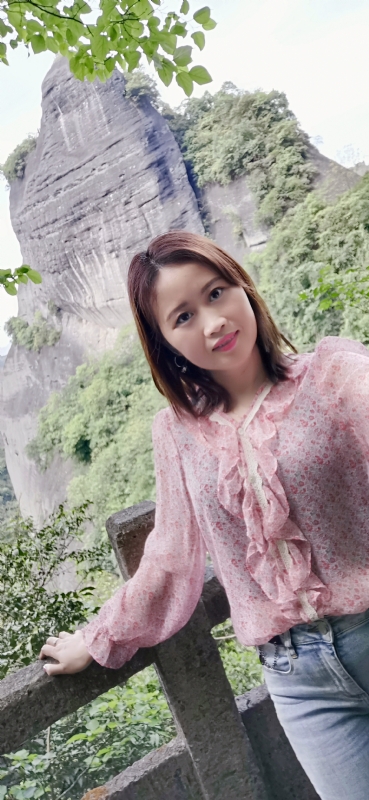 花开半夏的第二张照片--滨州相亲服务中心