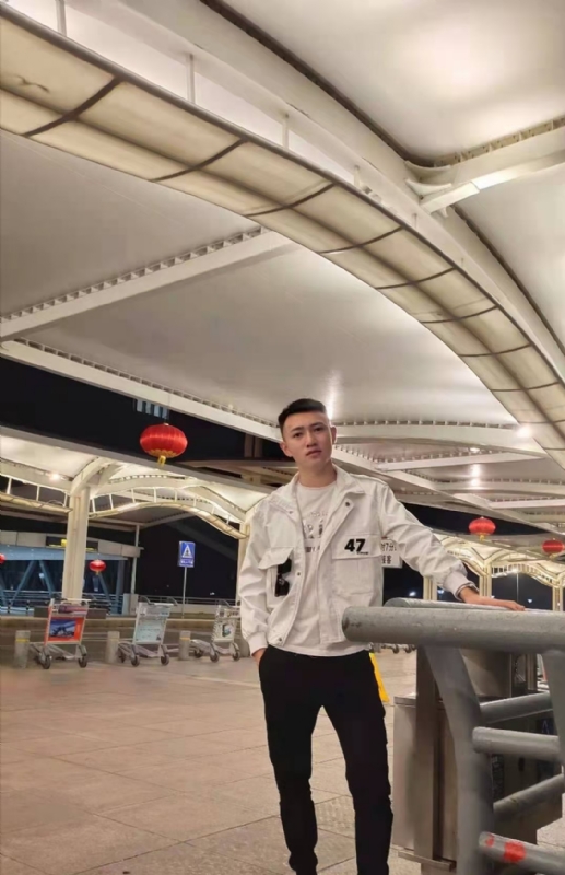 猕猴的第一张照片--滨州相亲服务中心