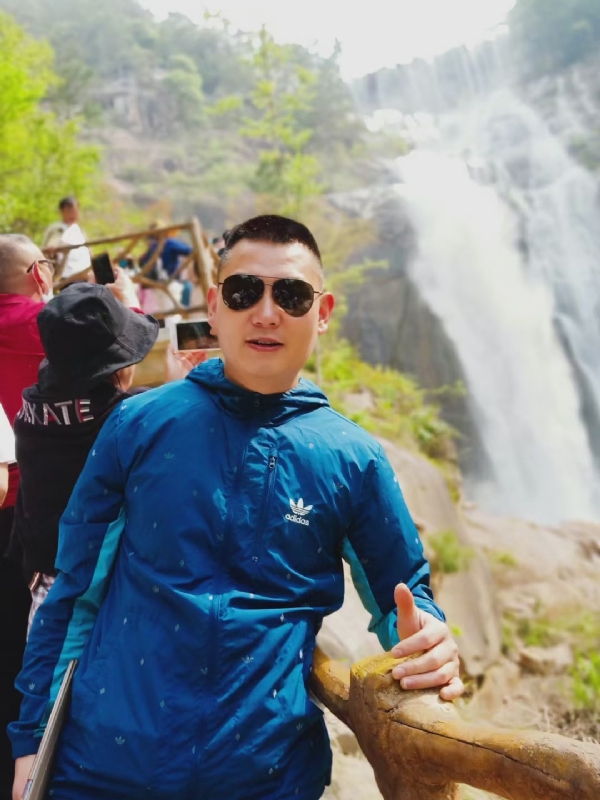 钟爱一生的第一张照片--滨州相亲服务中心