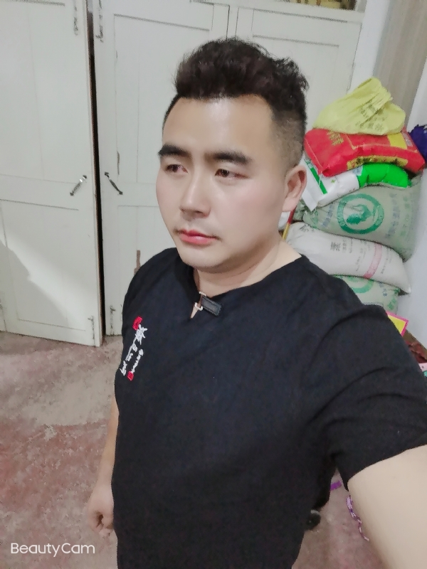 阿杰的第一张照片--滨州相亲服务中心