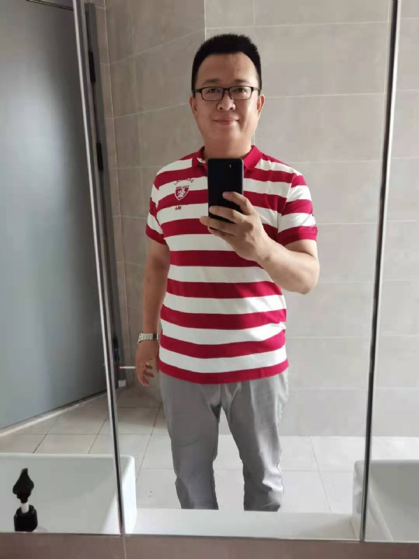 行走的打桩机的第二张照片--滨州相亲服务中心