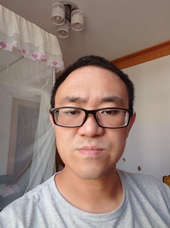 小涨常鸿的第一张照片--滨州相亲服务中心