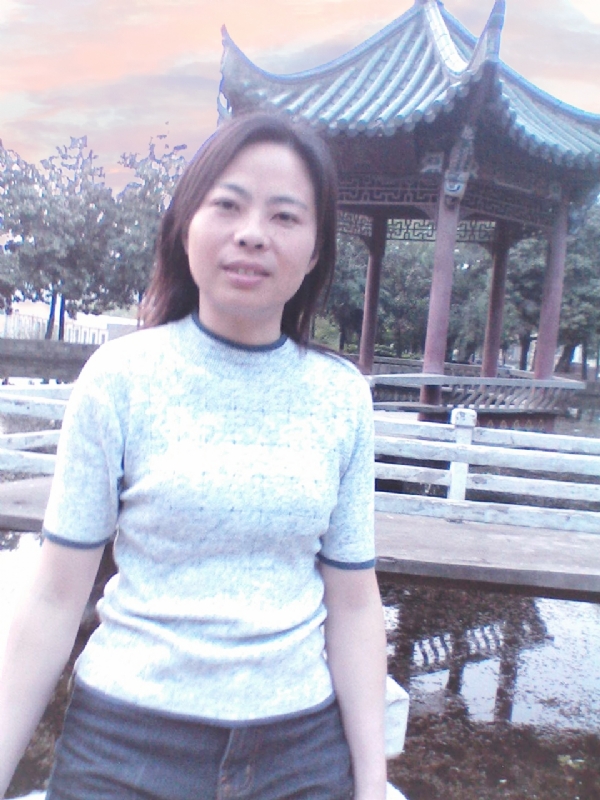 小草的第三张照片--滨州相亲服务中心