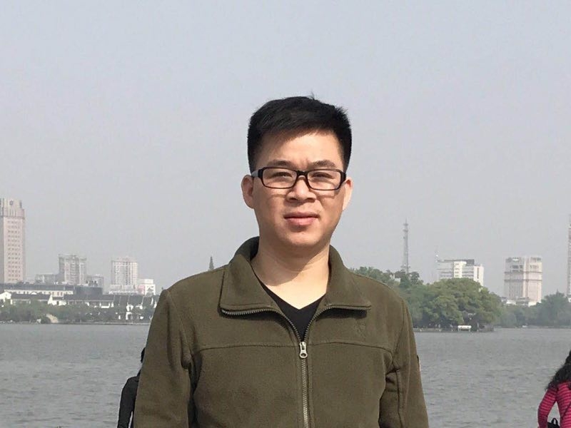 孔雀鱼的第一张照片--滨州相亲服务中心