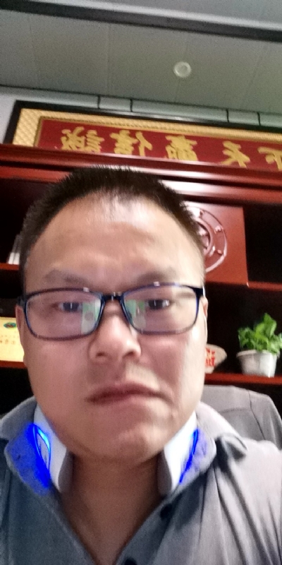 模具工匠的第一张照片--滨州相亲服务中心