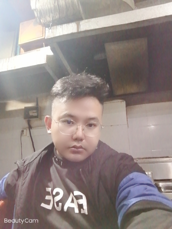 棒哥的第一张照片--滨州相亲服务中心