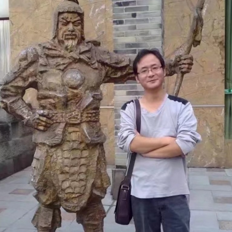 孤狼的第三张照片--滨州相亲服务中心