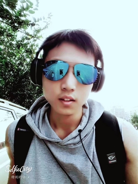 失意的人的第一张照片--滨州相亲服务中心